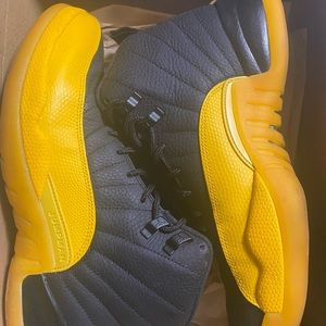 Air Jordan 12 Black-University gold